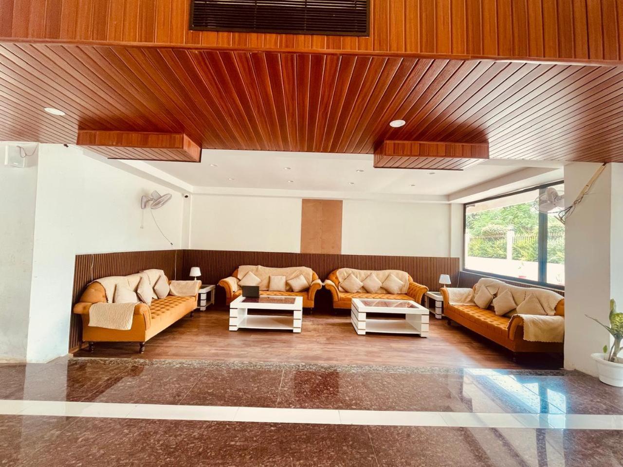 Country Inn Ayodhya - Opposite Airport Kültér fotó